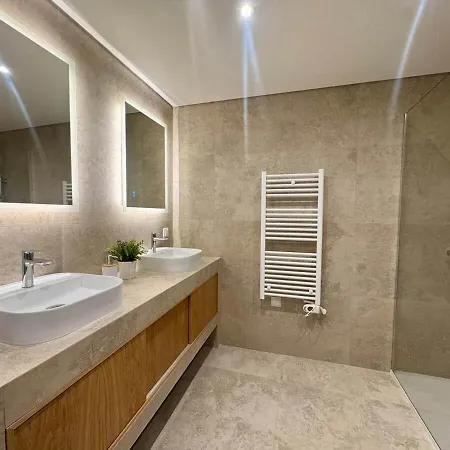 Βίλα 6 / Piscine 20mn Porto *